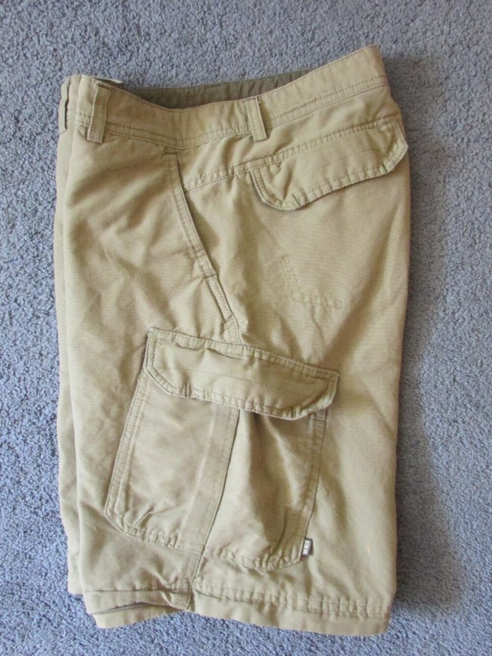 REI 30X30 Beige Cargo Longer Leg Shorts 8.5" Inseam